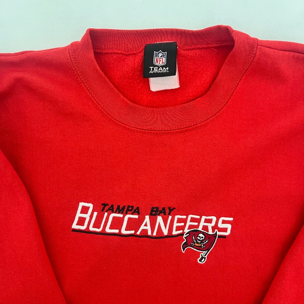 NFL Tampa Bay Buccaneers Mens XL Pullover Sweatshirt Red Long Sleeve Outdoor - Picture 2 of 9